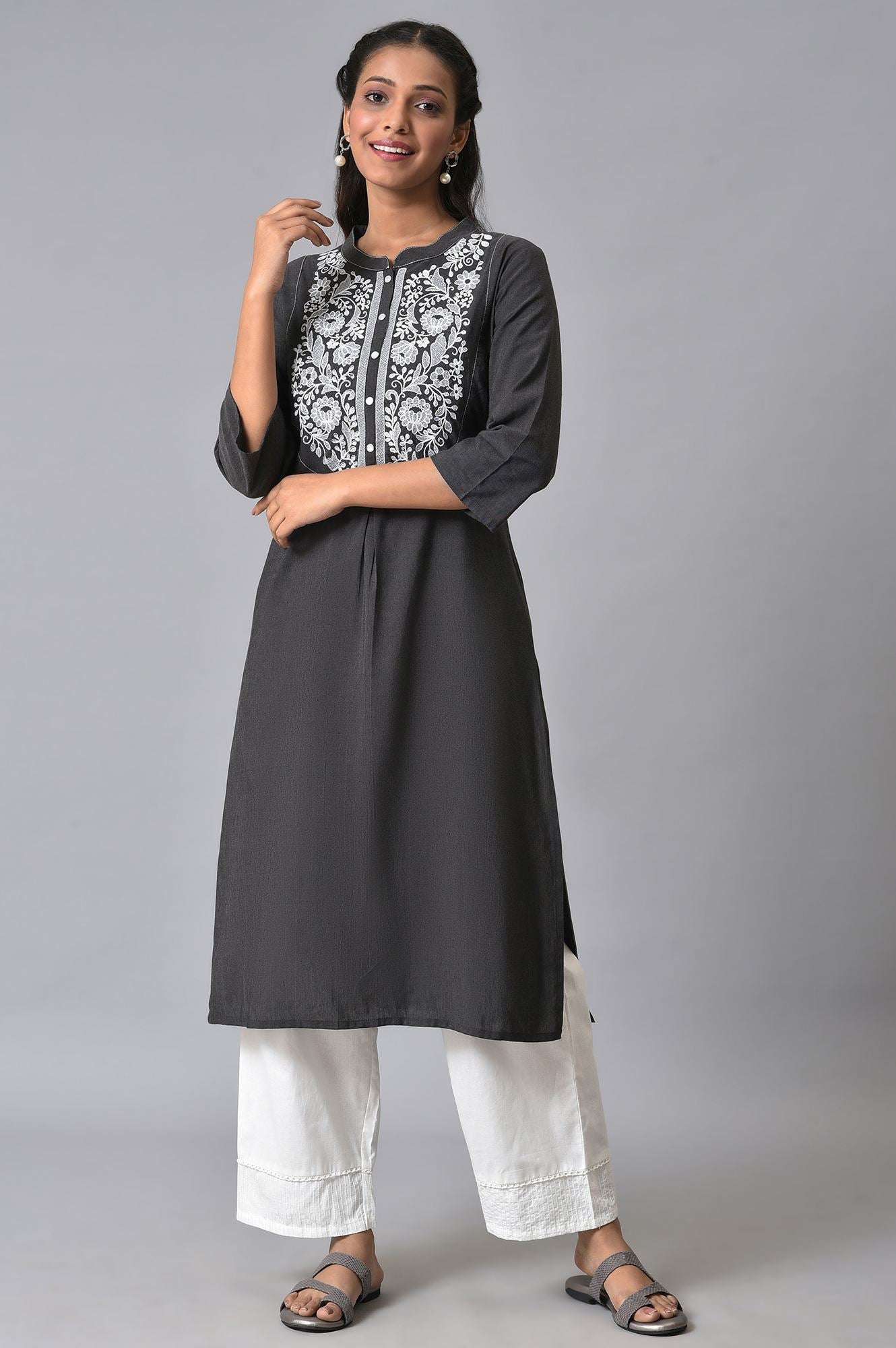 Grey Thread Embroidred Straight kurta