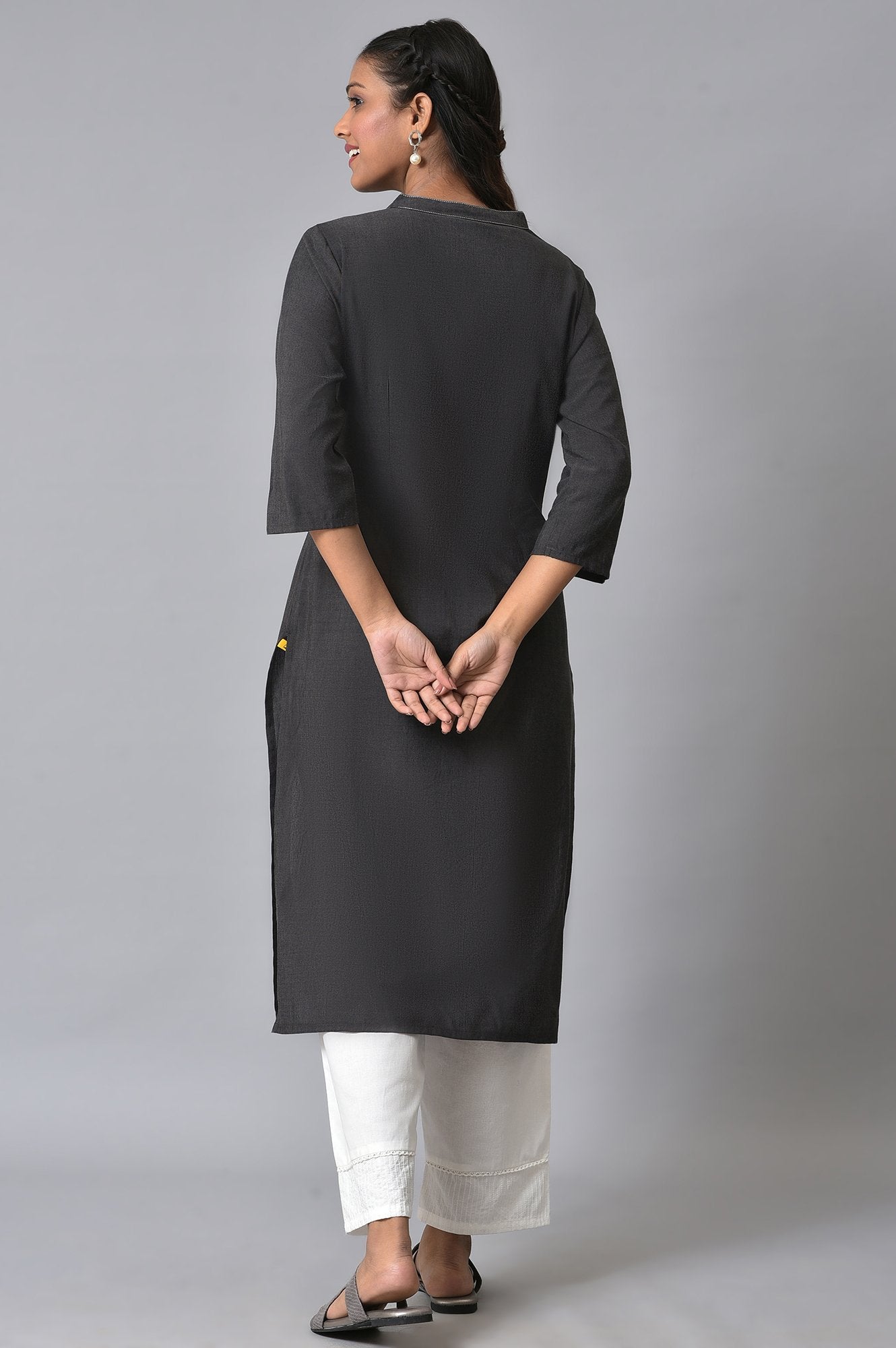 Grey Thread Embroidred Straight kurta