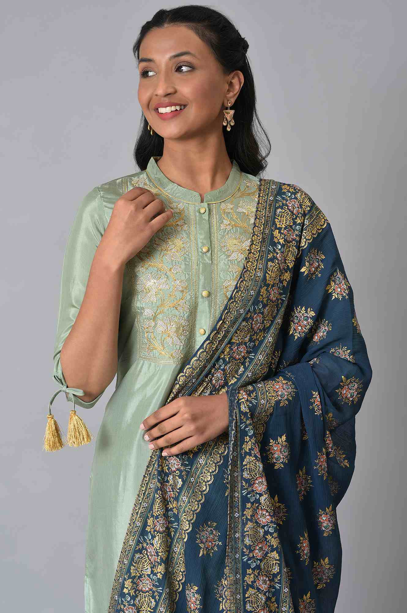 Green Zari Embroidered Festive kurta Set