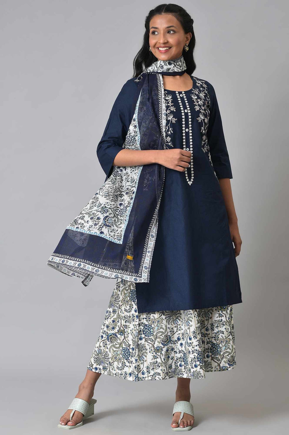 Blue Embroidered Summer kurta Set - S