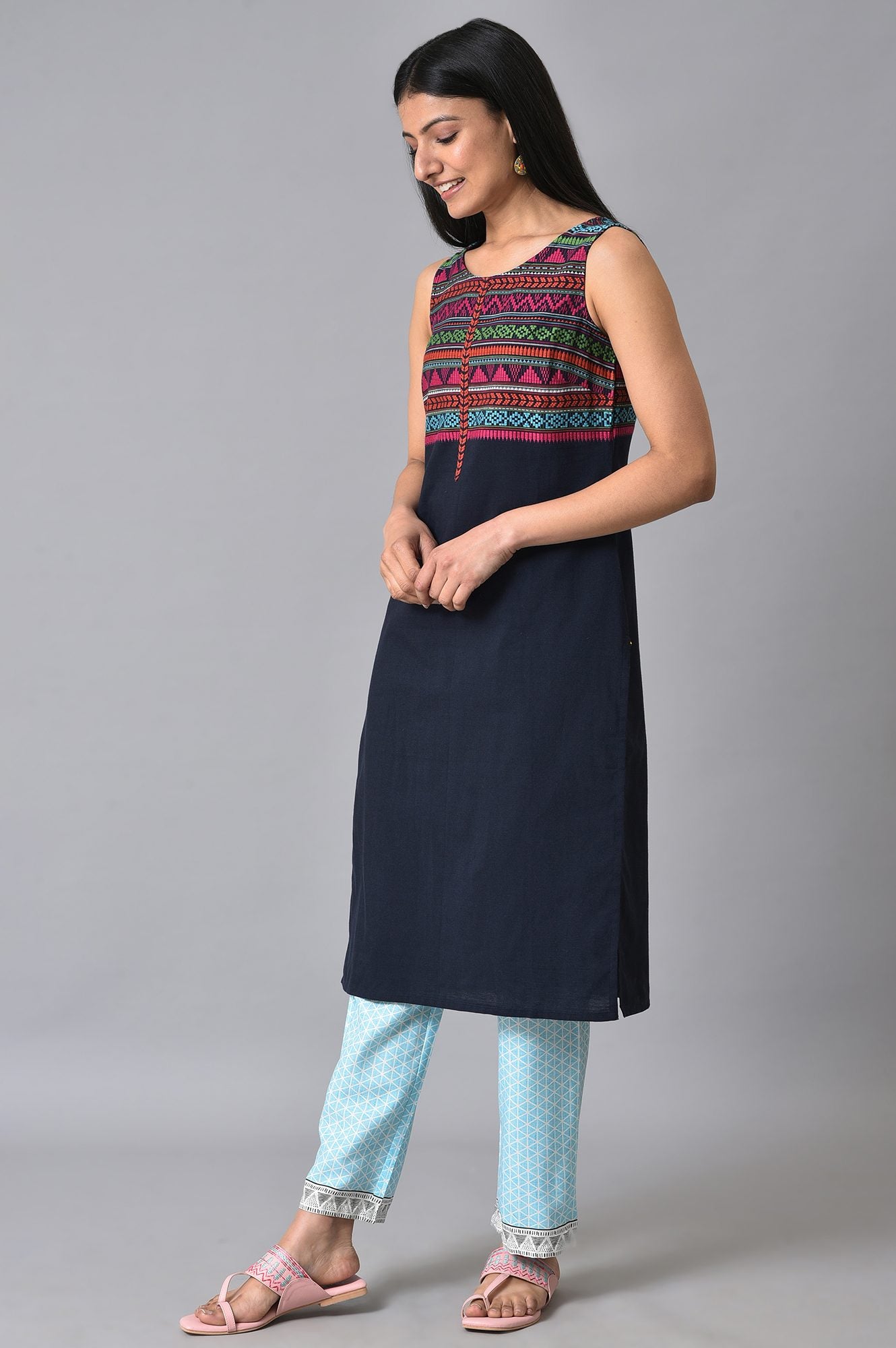 Blue Straight Sleeveless Kurta