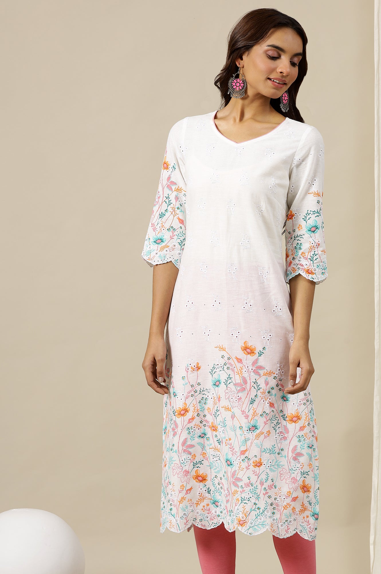 White Floral Printed Schiffli Embroidered Sweetheart Neck Straight Kurta