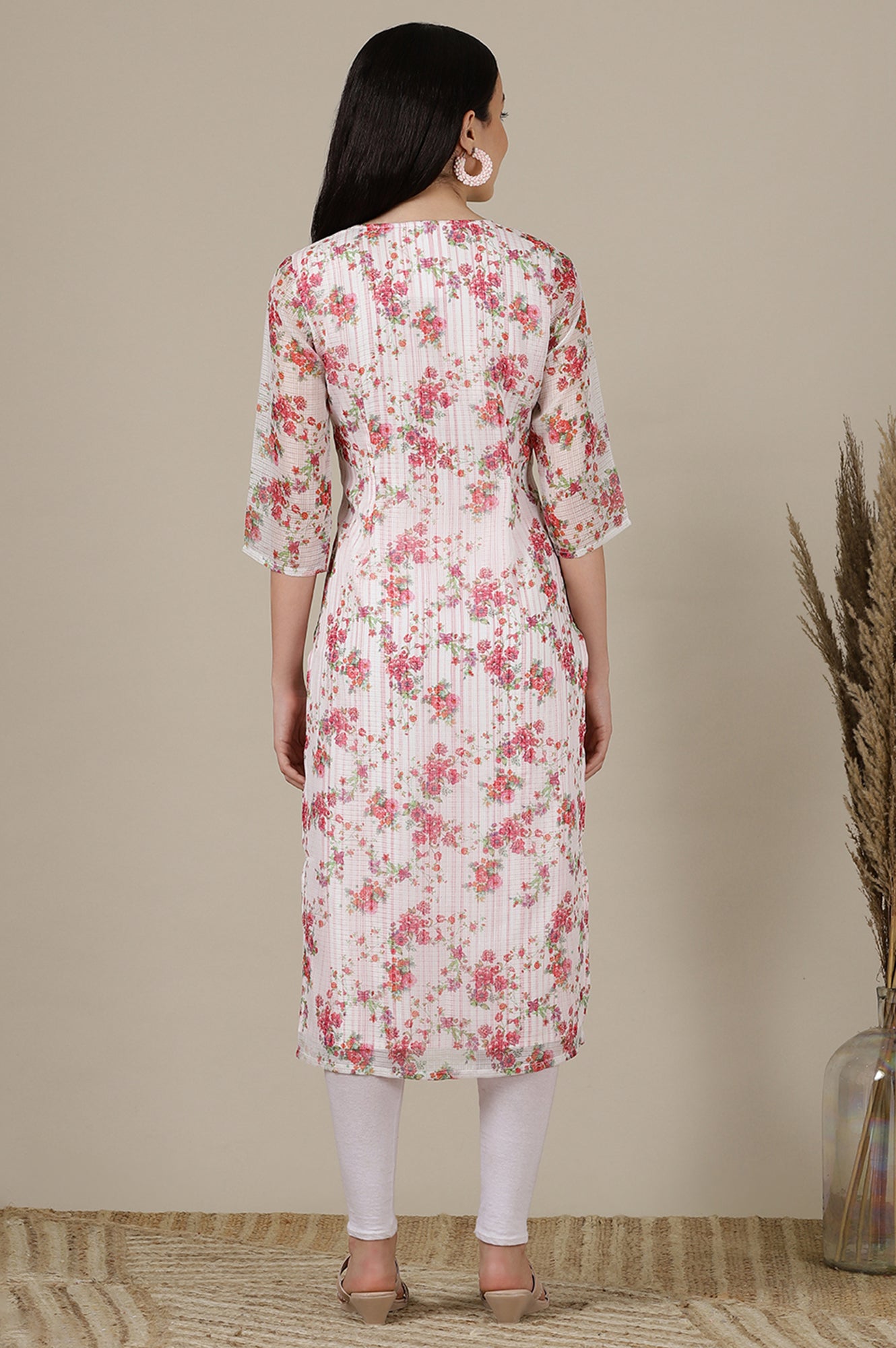 White &amp; Pink Floral Printed Straight Kota Kurta