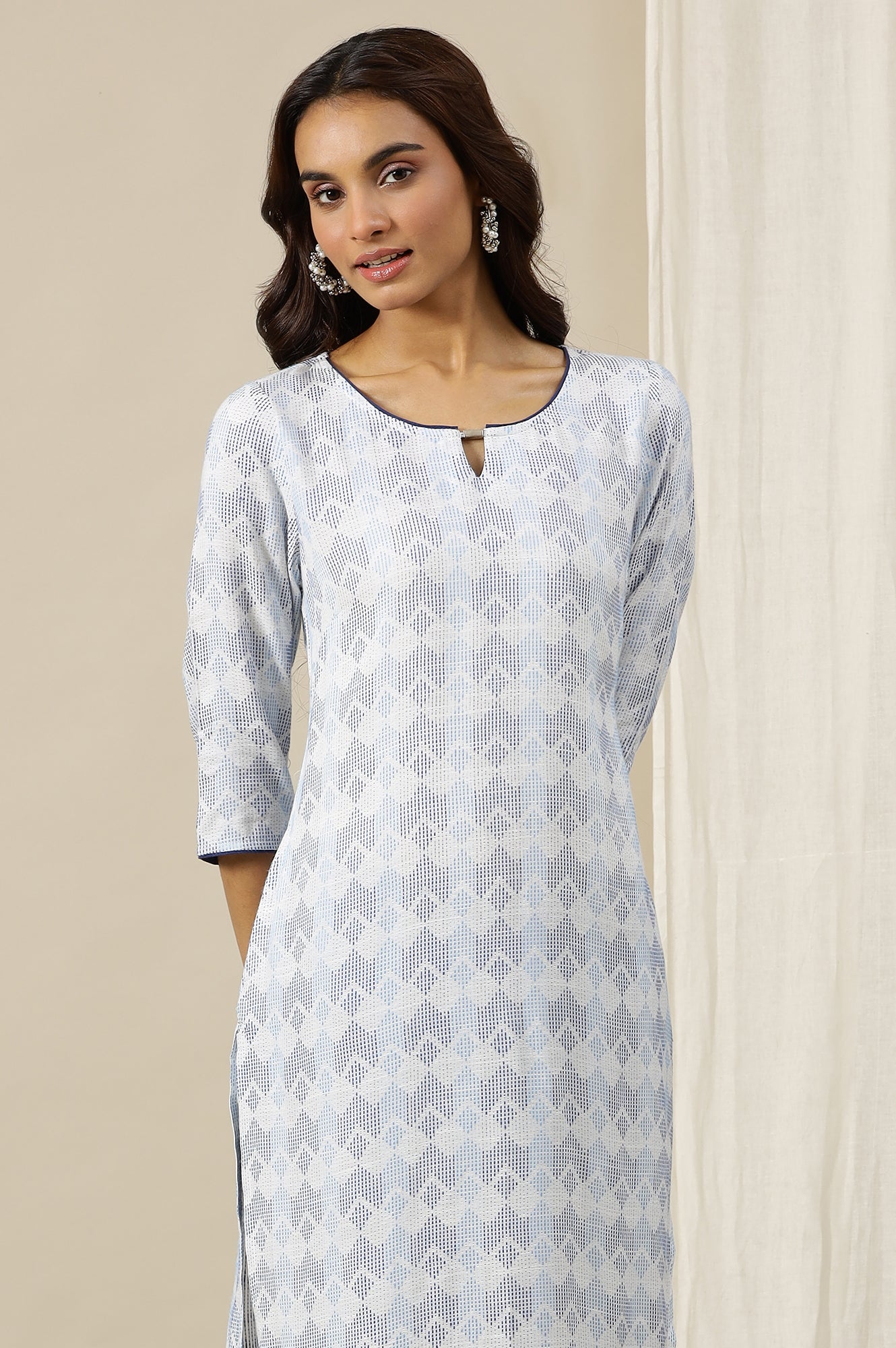 White Geometric Printed Dobby Straight Kurta with Neck Metal Clasp