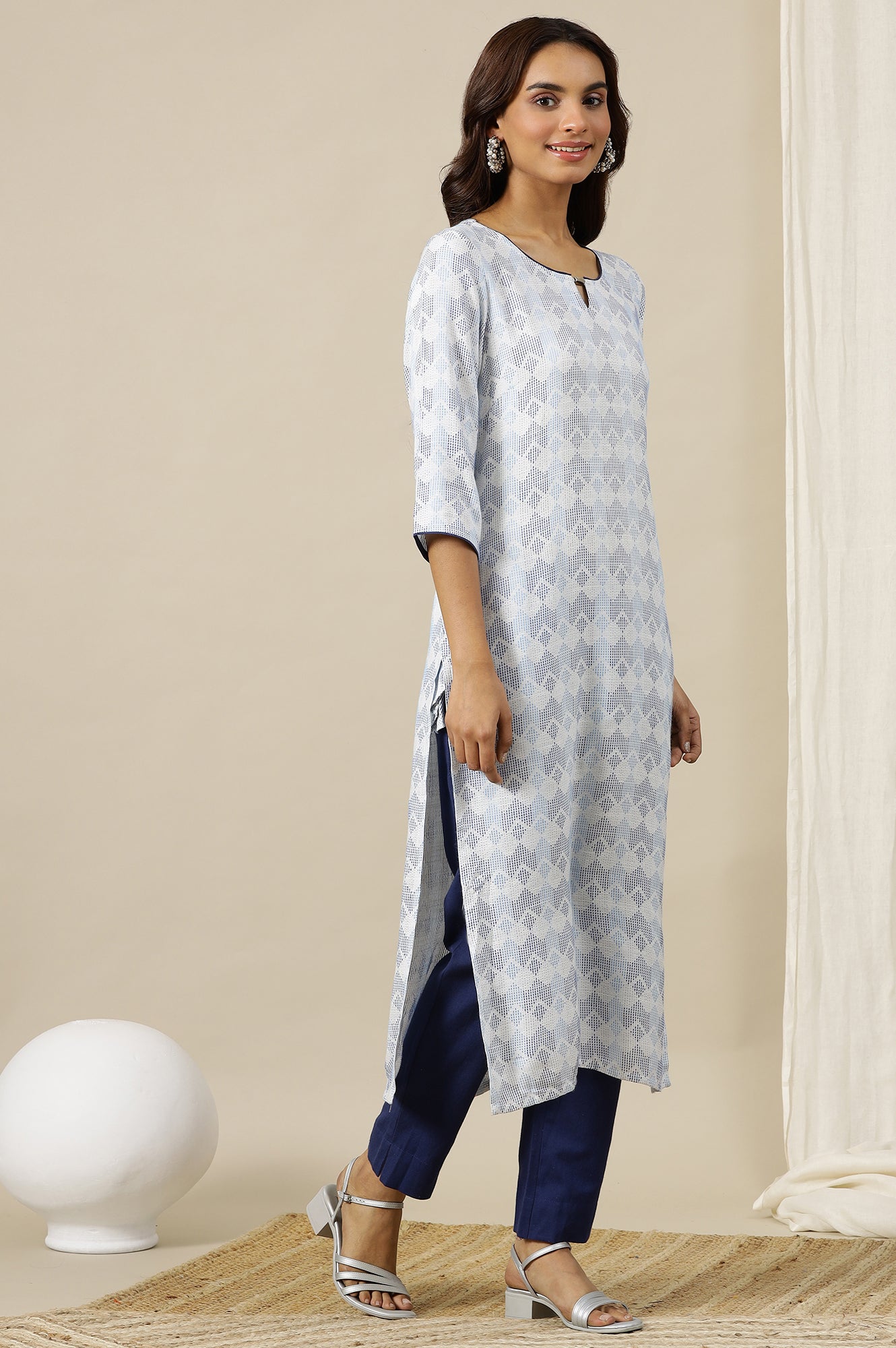 White Geometric Printed Dobby Straight Kurta with Neck Metal Clasp