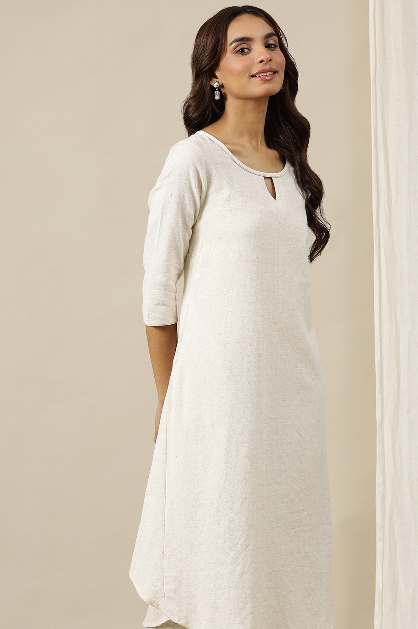 Off-White Yarn Dyed Asymmetrical Cotton Flax Kurta