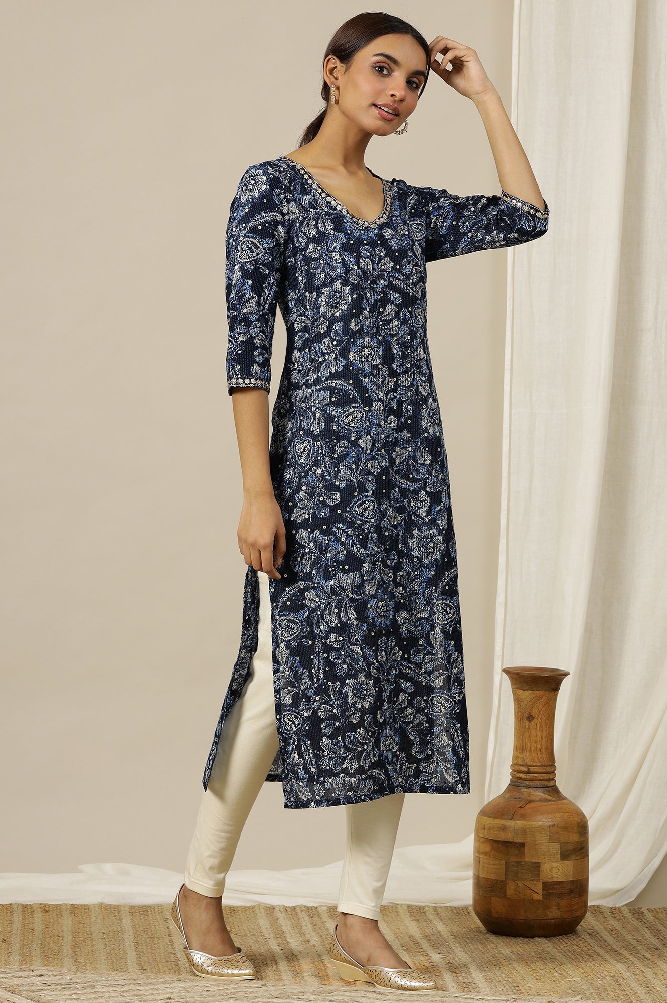 Blue Floral Printed Straight Kurta with Zari Embroidery