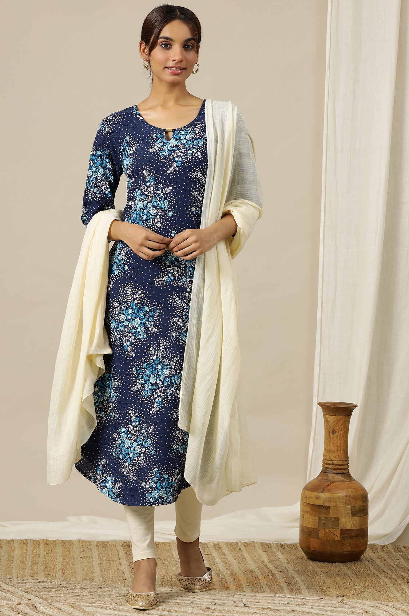 Blue Floral Printed Asymmetrical Kurta with Neck Metal Clasp