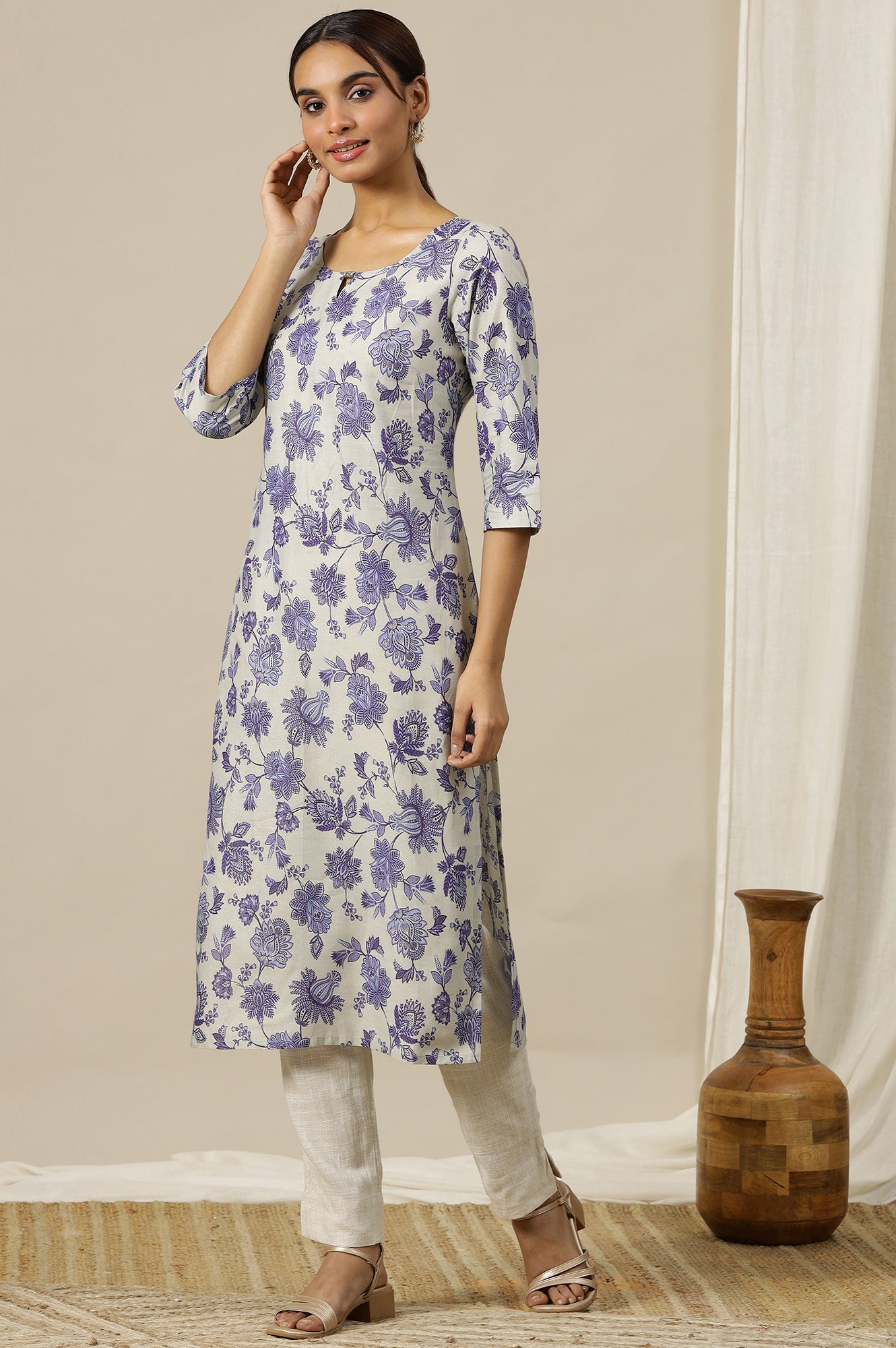 Light Beige Floral Printed Cotton Shimmer Straight Kurta with Neck Metal Clasp