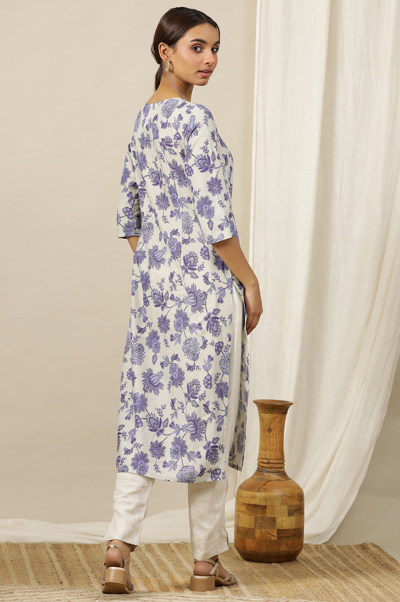 Light Beige Floral Printed Cotton Shimmer Straight Kurta with Neck Metal Clasp