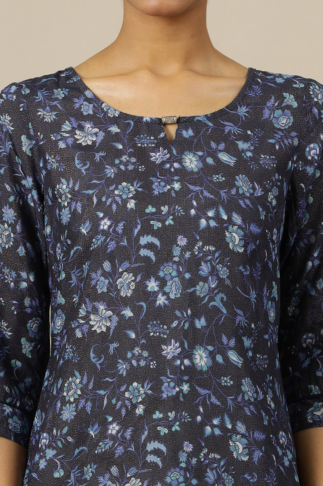 Blue Floral Printed Cotton Shimmer Straight Kurta with Neck Metal Clasp