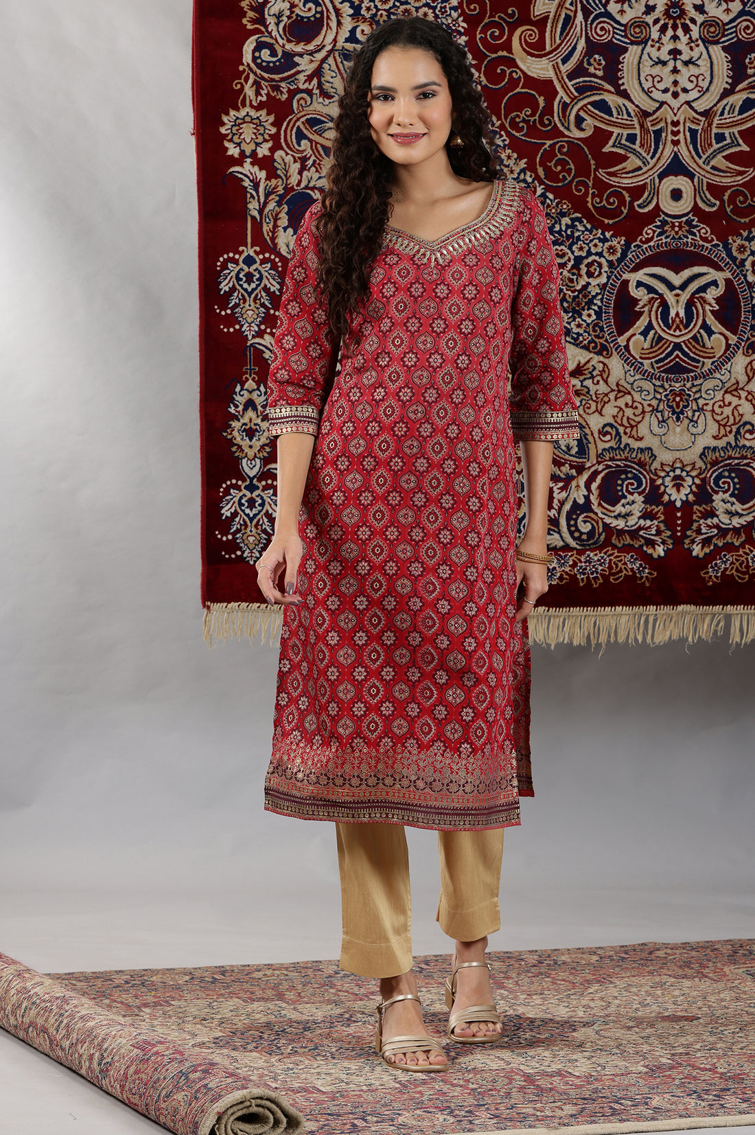 Maroon Abstract Print Sequined Straight Woven Kurta