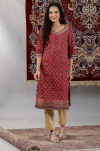 Maroon Abstract Print Sequined Straight Woven Kurta