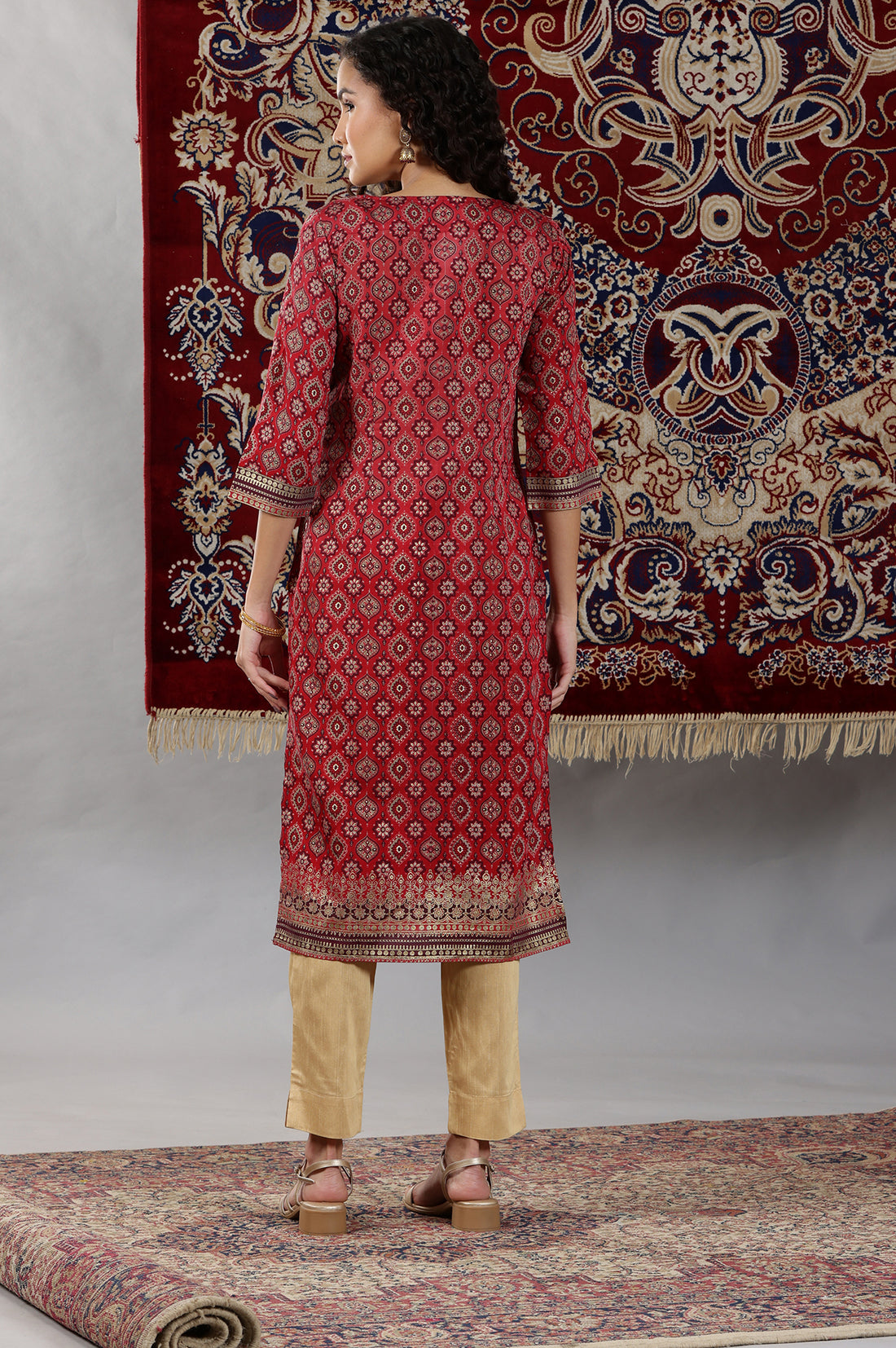 Maroon Abstract Print Sequined Straight Woven Kurta