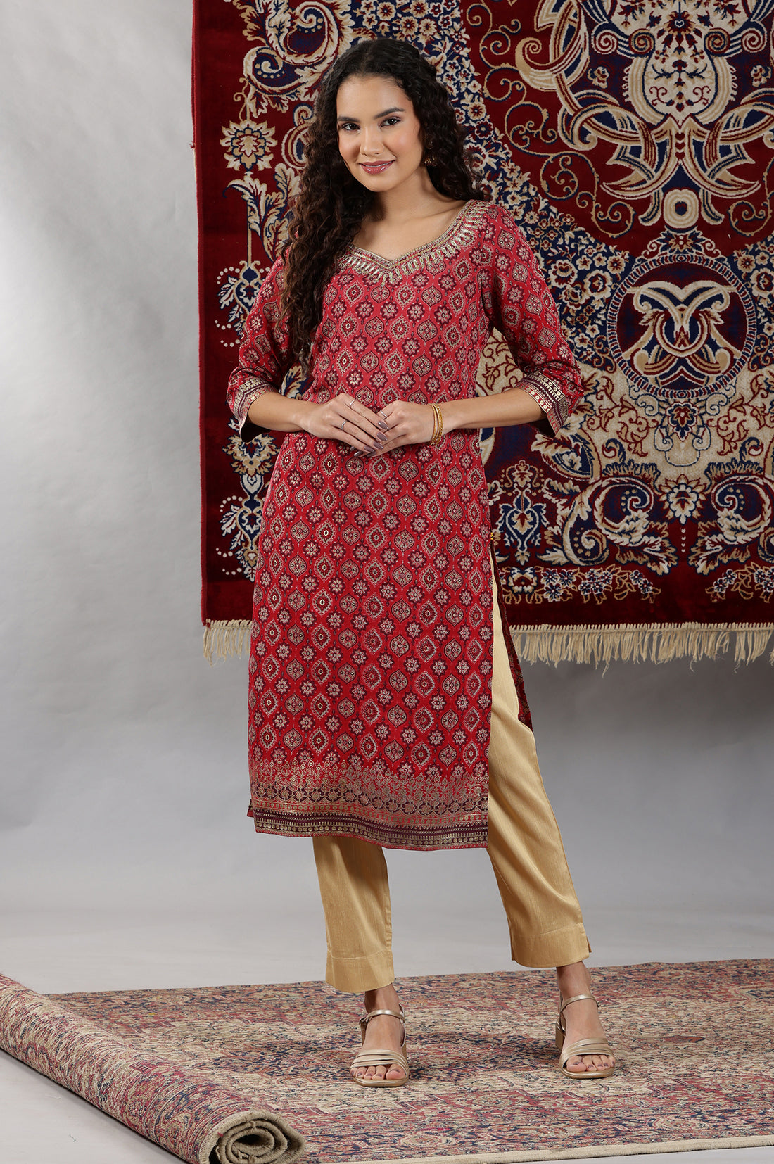 Maroon Abstract Print Sequined Straight Woven Kurta