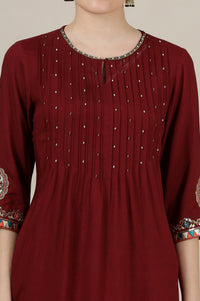 Maroon Solid Sequined Straight Kurta