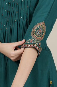 Green Solid Sequined Straight Kurta