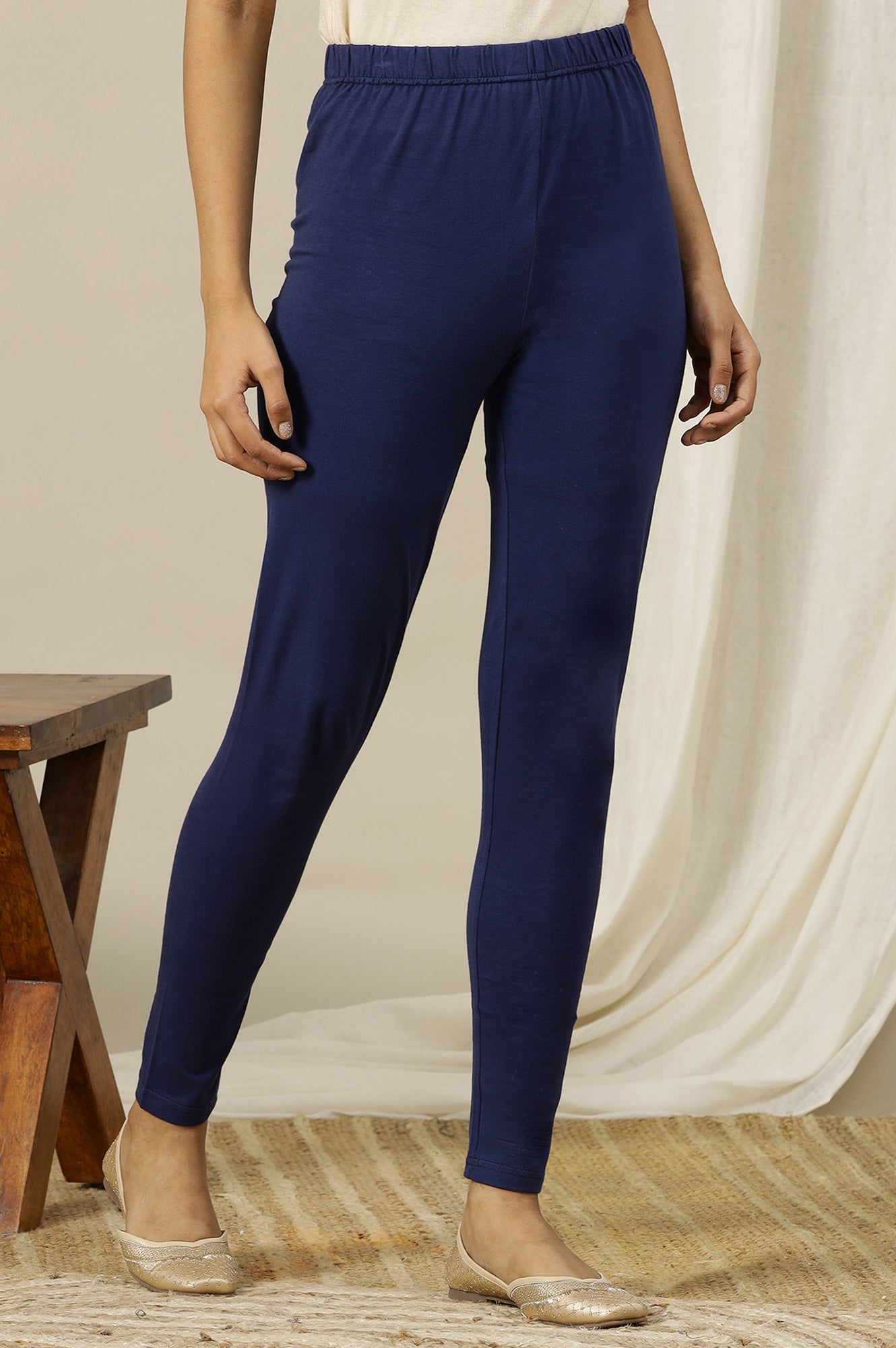 Blue Solid Cotton Lycra Stretchable Tights in Mid-Rise