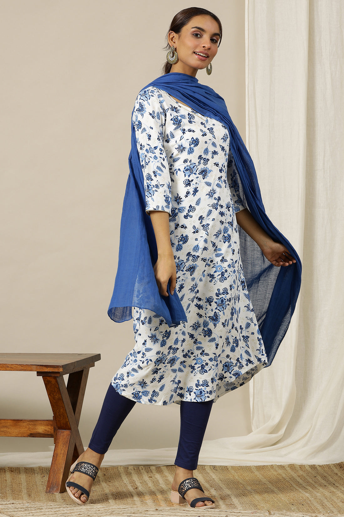 Blue Geometric Woven Pure Cotton Dupatta