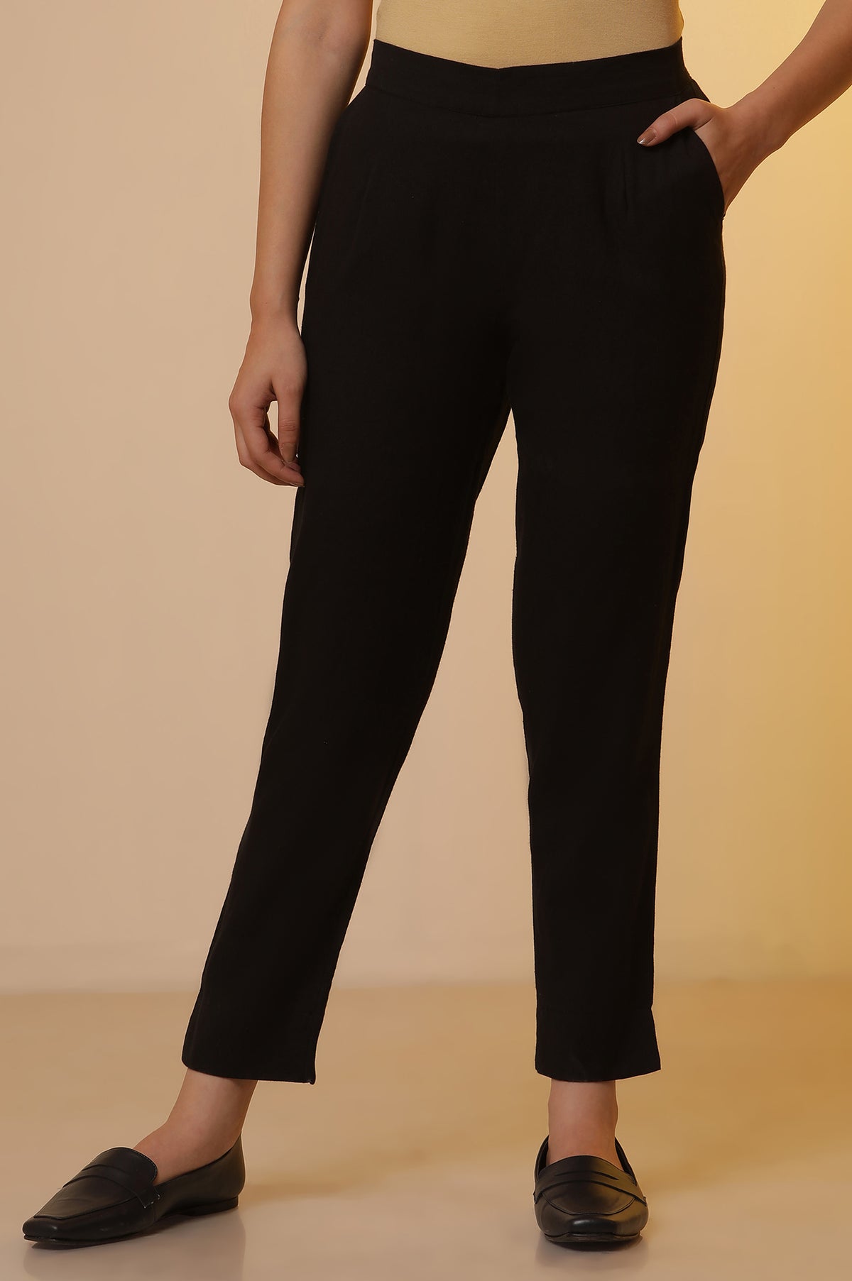 Black Solid Ankle Length Cotton Flax Trousers - S