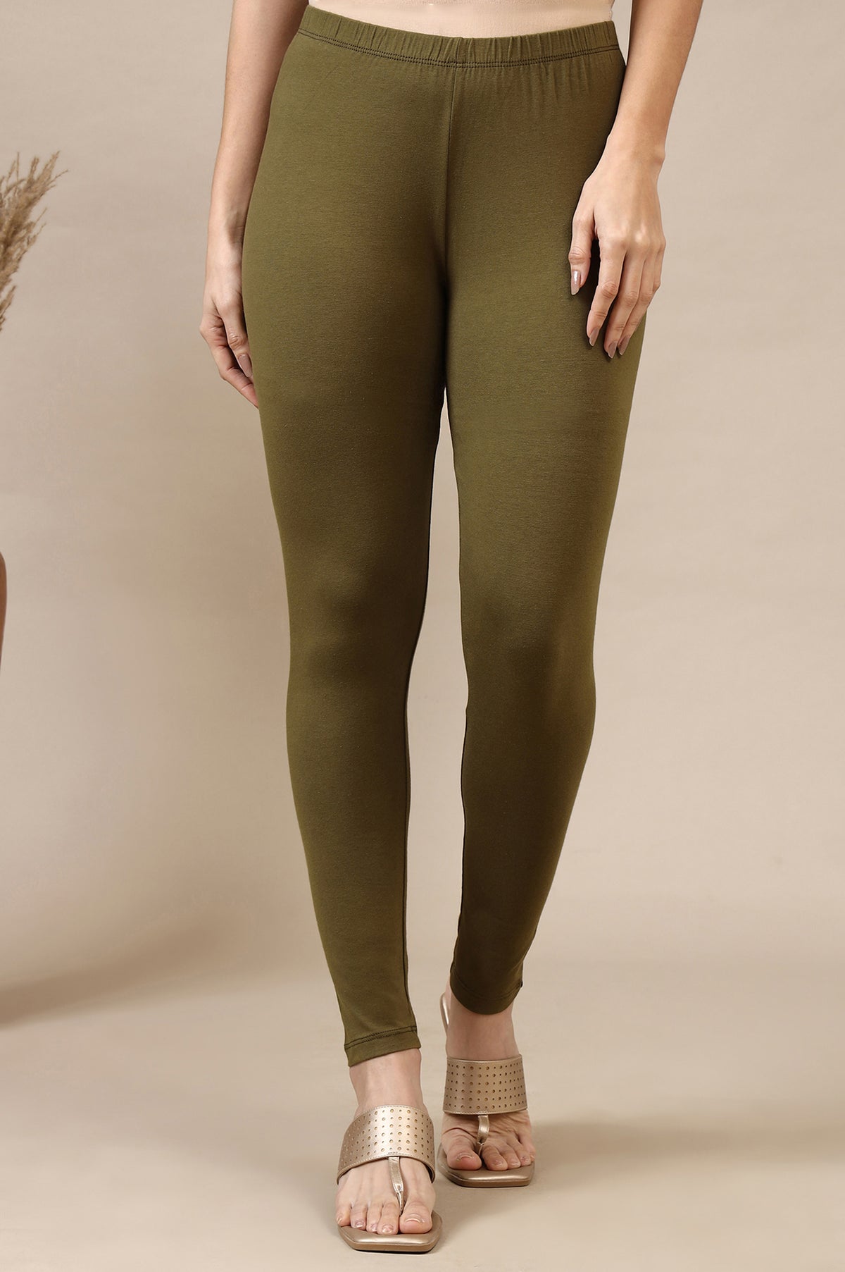 Elleven Women's Green Solid Skinny Fit Cotton Lycra Leggings With Elasticated Waist - S