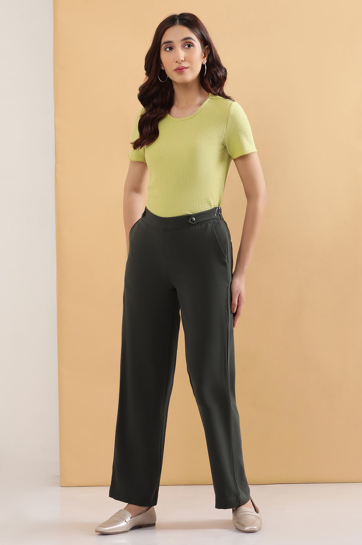 Elleven Women's Olive Green Solid Straight-fit Woven Pants with Side Pockets - M