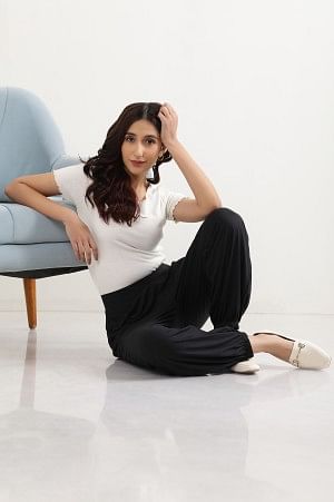 Elleven Women's Black Solid Loose Fit Pants With Pleated Detail - S