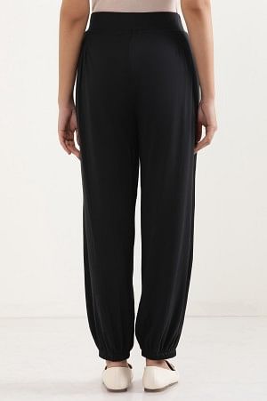 Black Solid Loose Fit Pants With Pleated Detail