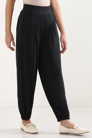 Black Solid Loose Fit Pants With Pleated Detail