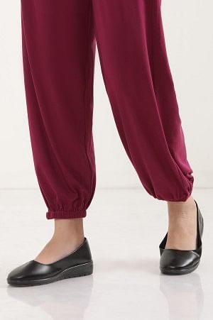 Purple Solid Loose Fit Pants With Pleated Detail