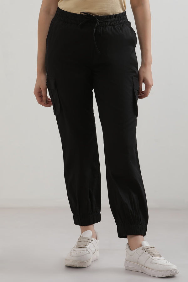 Black Solid Straight Fit Cotton Cargo Pants With Button And Zip Closure