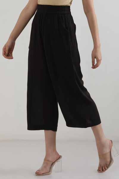 Black Solid Rayon Flarred Culottes