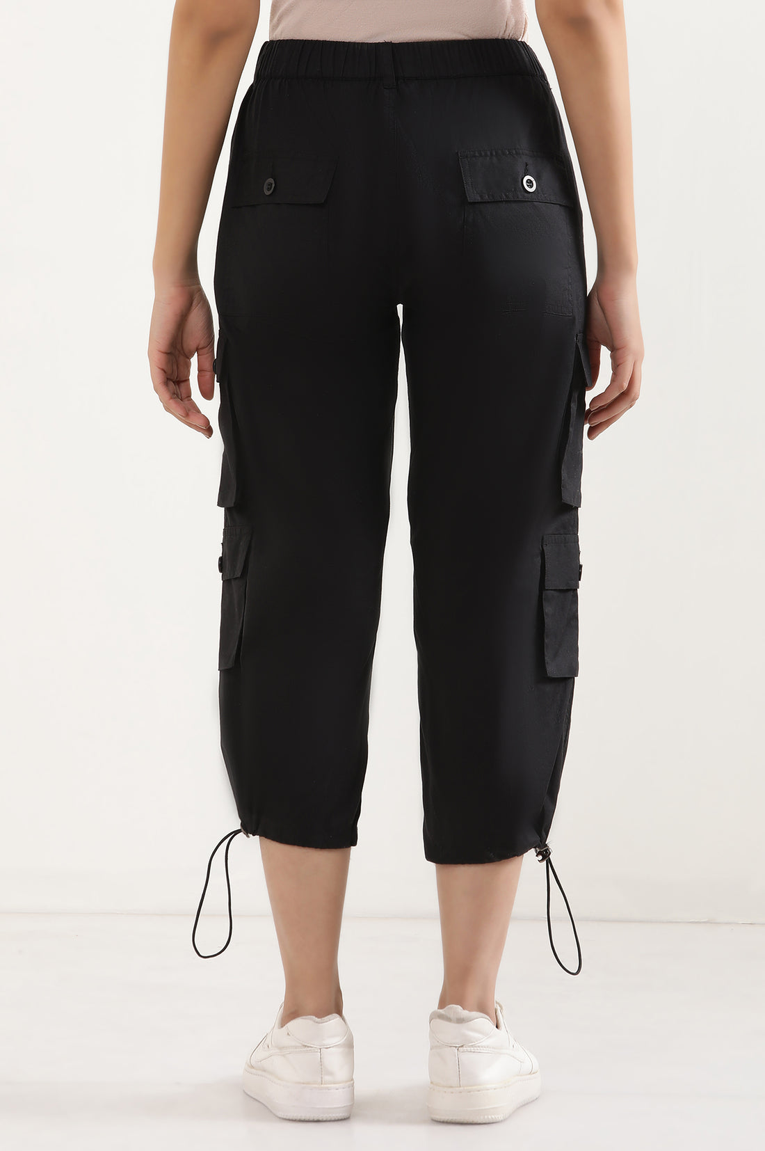 Black Solid Straight Fit Cotton Cropped Pants With Drawstring