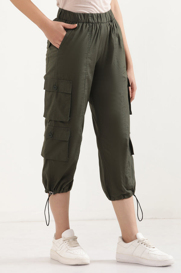 Muted Sage Green Solid Straight Fit Cotton Cropped Pants With Drawstring
