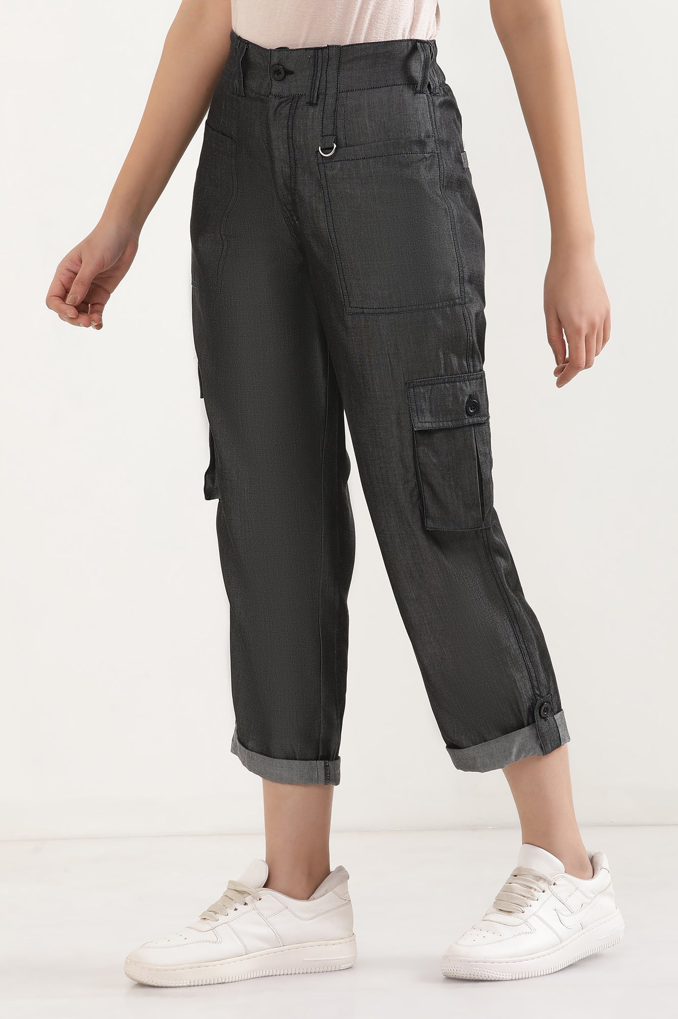 Black Six Pockets Cropped Cargo Pants