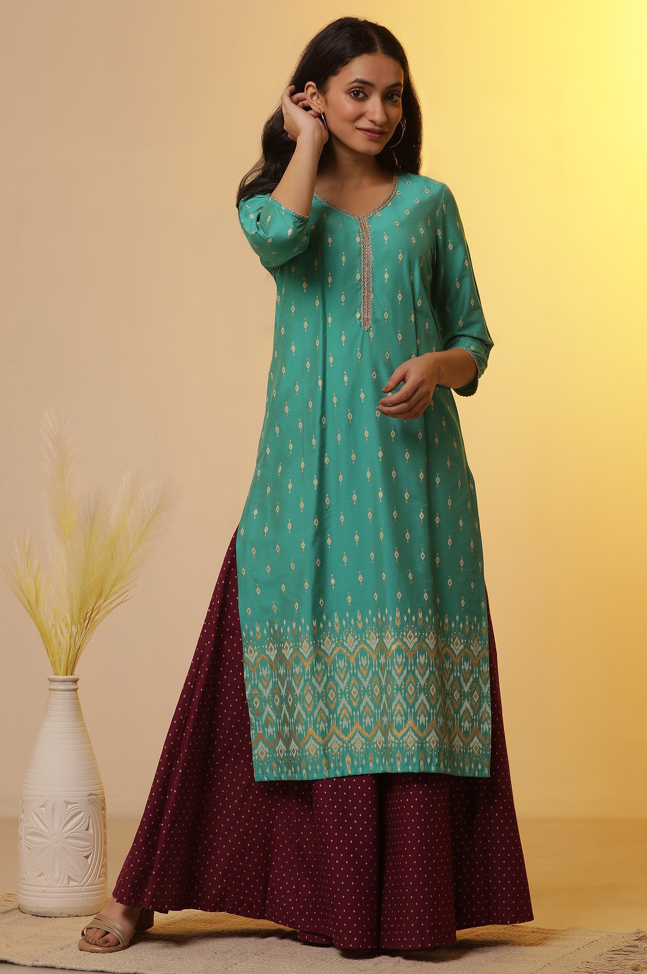 Green Embellished Festive Kurta with Gold Puff Print