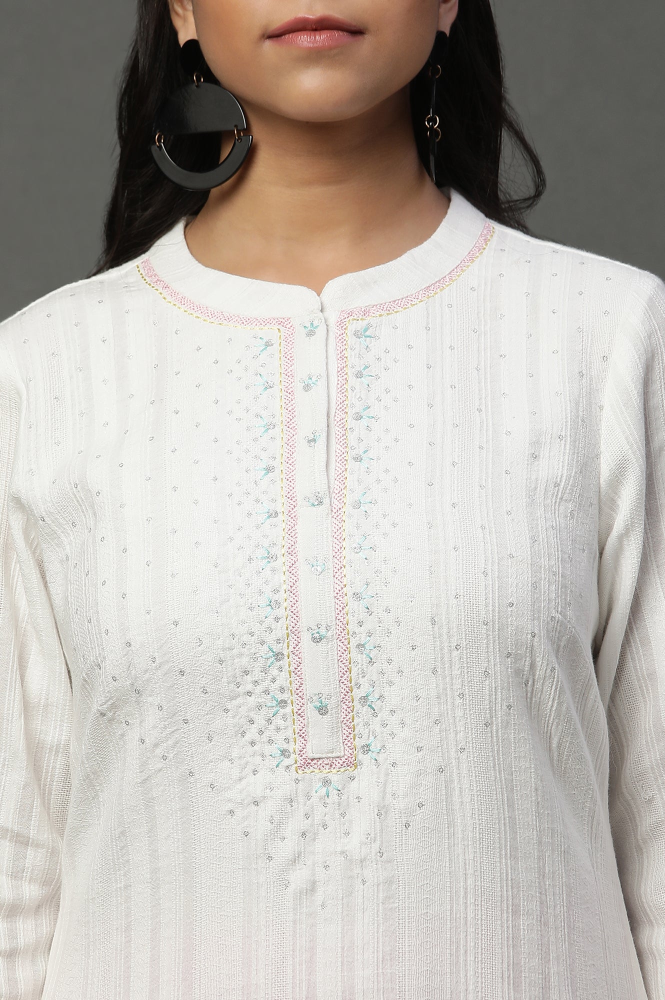 White Embroidered Cotton Classy Kurta