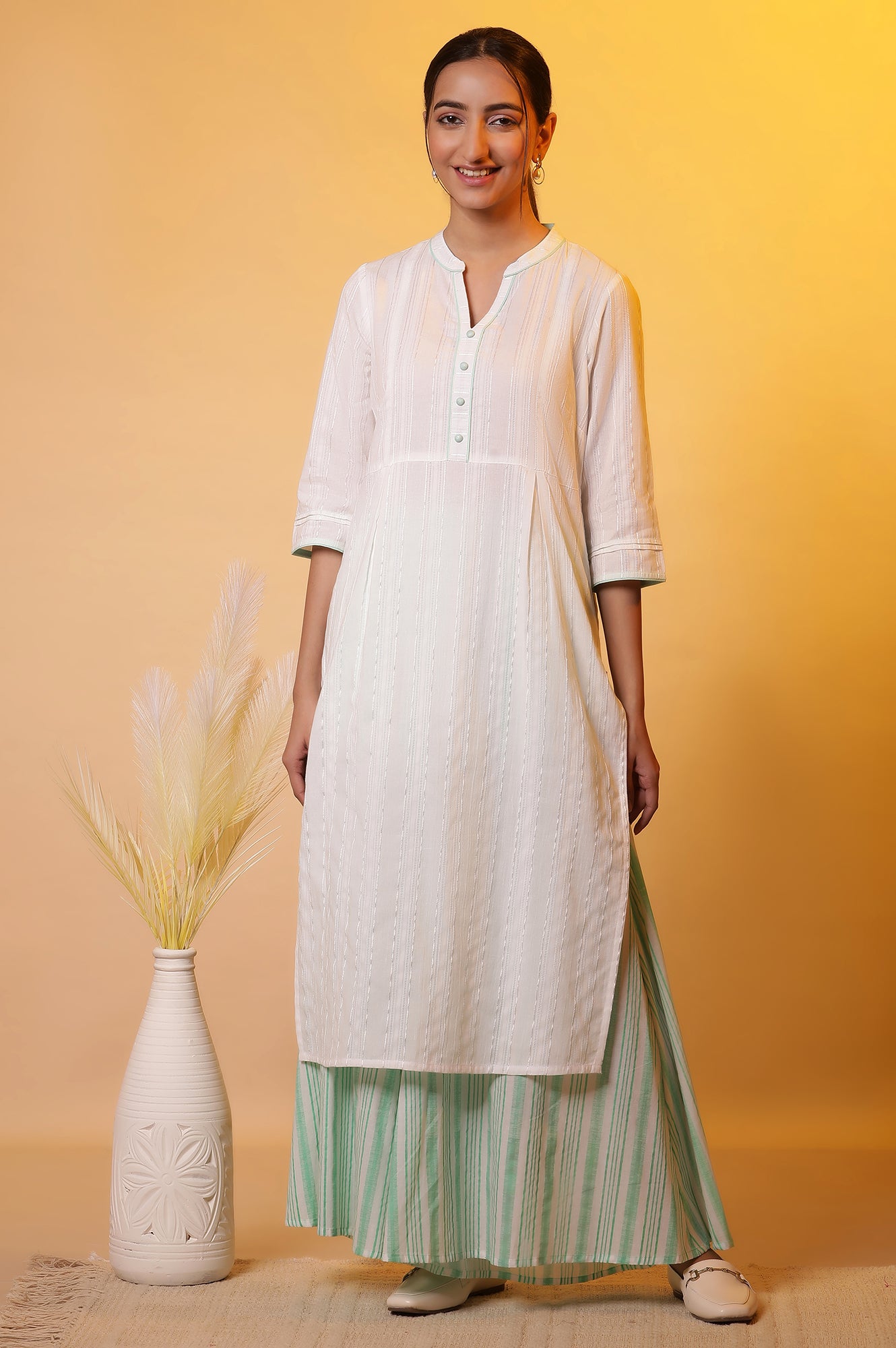 White Classic Kurta with Contrasting Trims