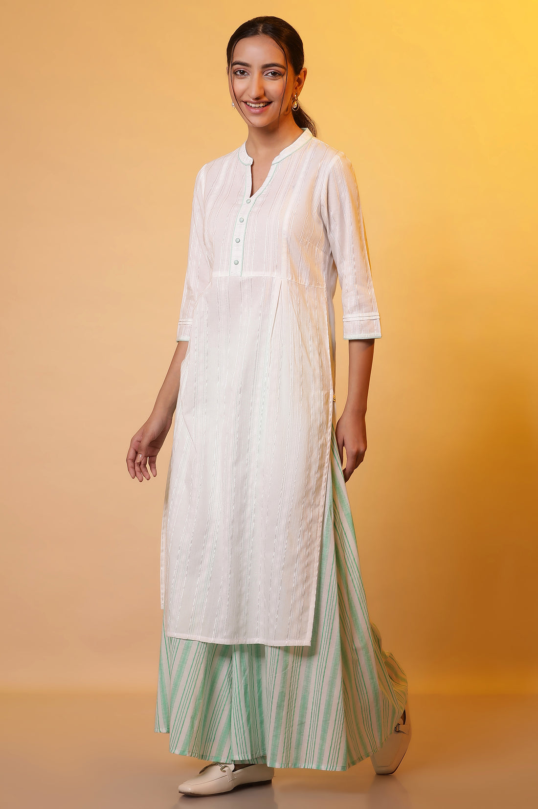 White Classic Kurta with Contrasting Trims
