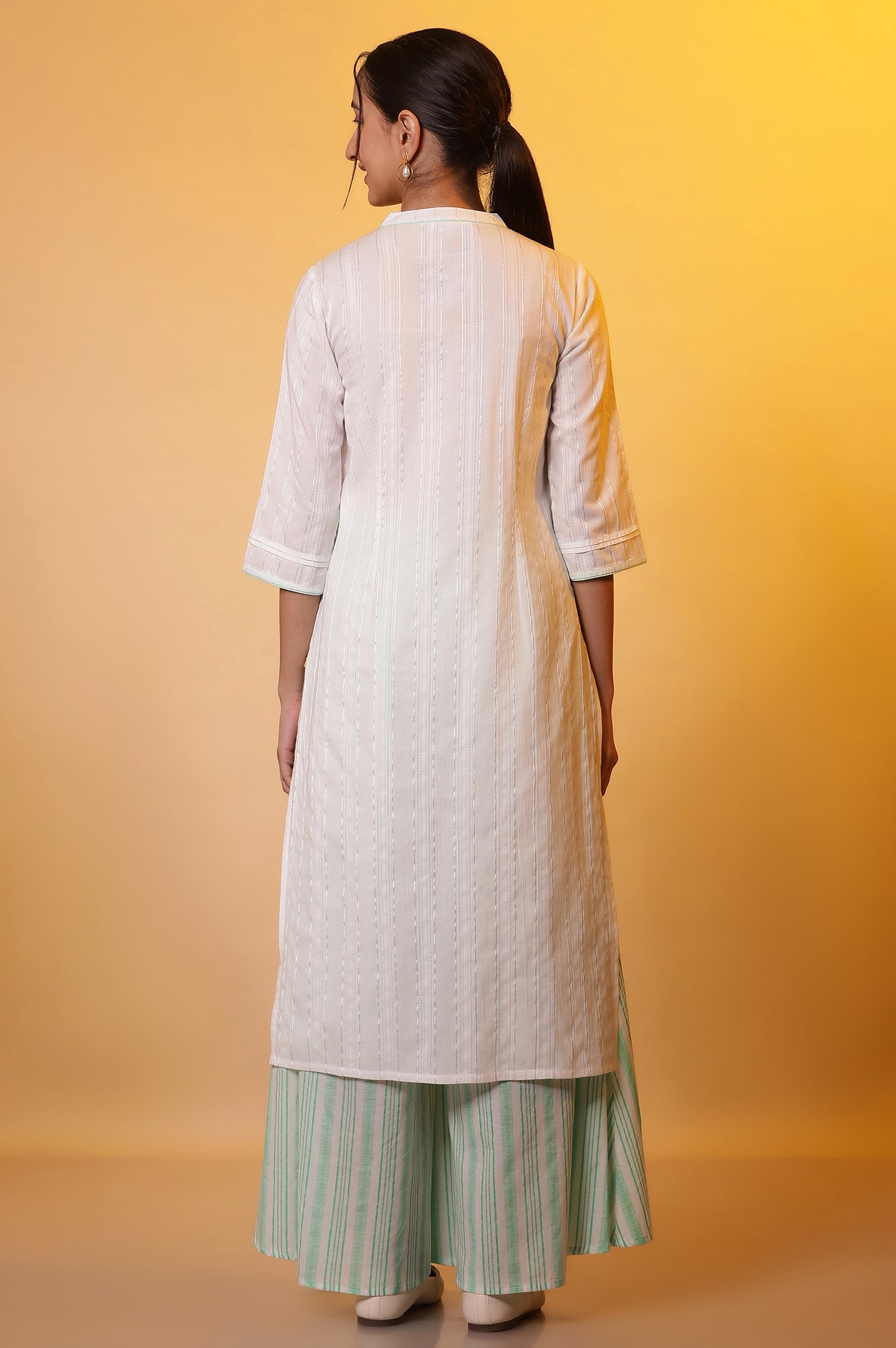 White Classic Kurta with Contrasting Trims