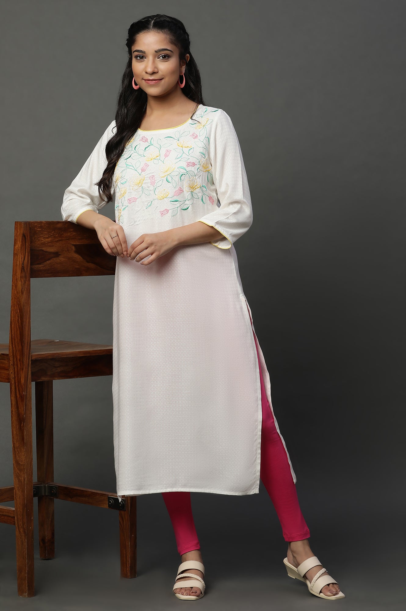 White Embroidered Dooby Straight Kurta