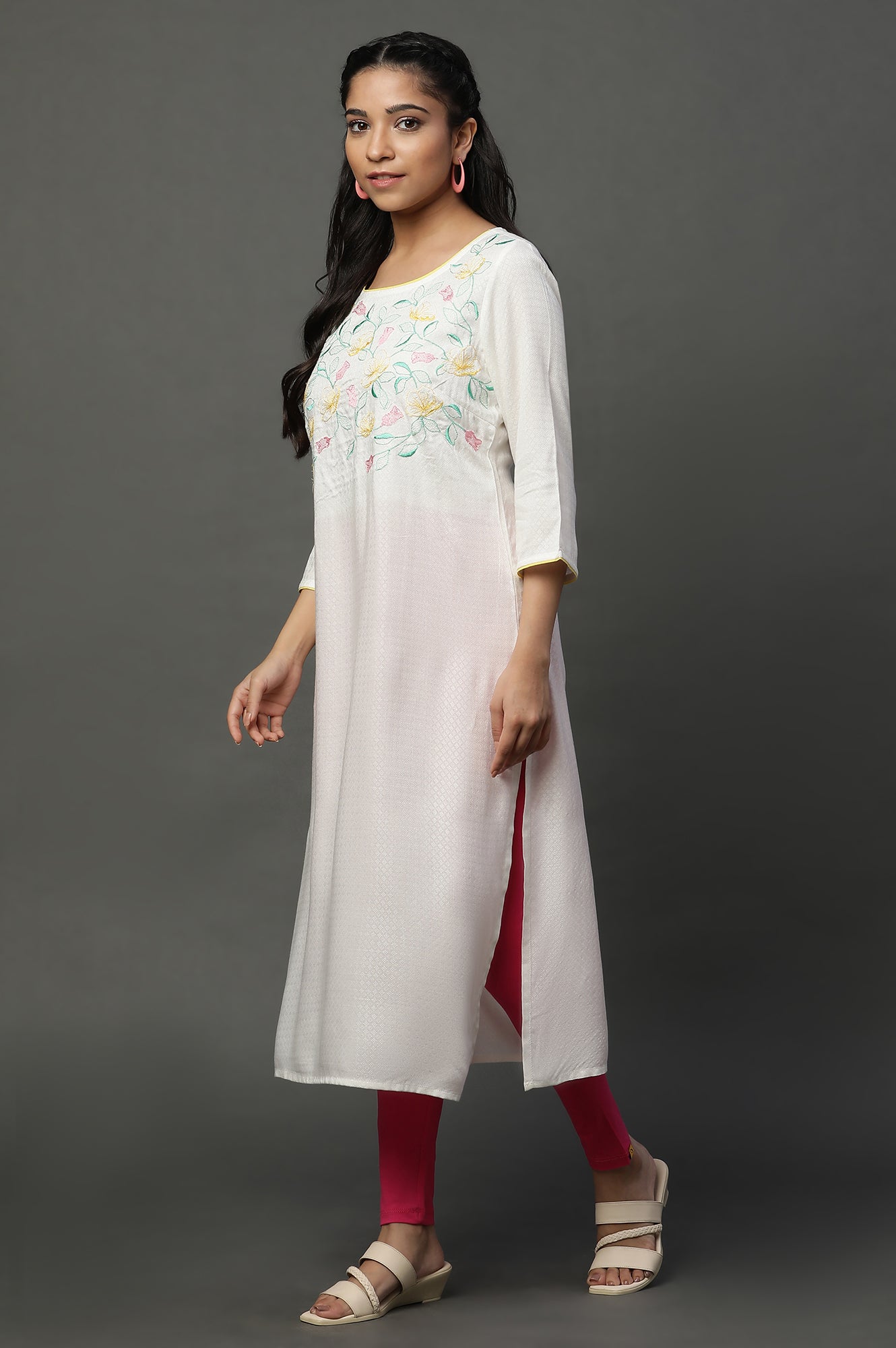 White Embroidered Dooby Straight Kurta