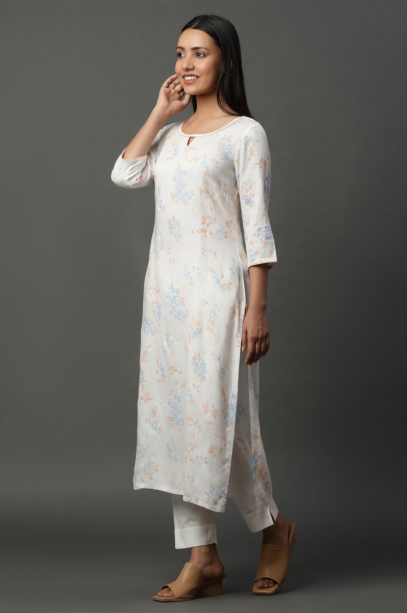 White Boat Neck Floral Printed Kurta