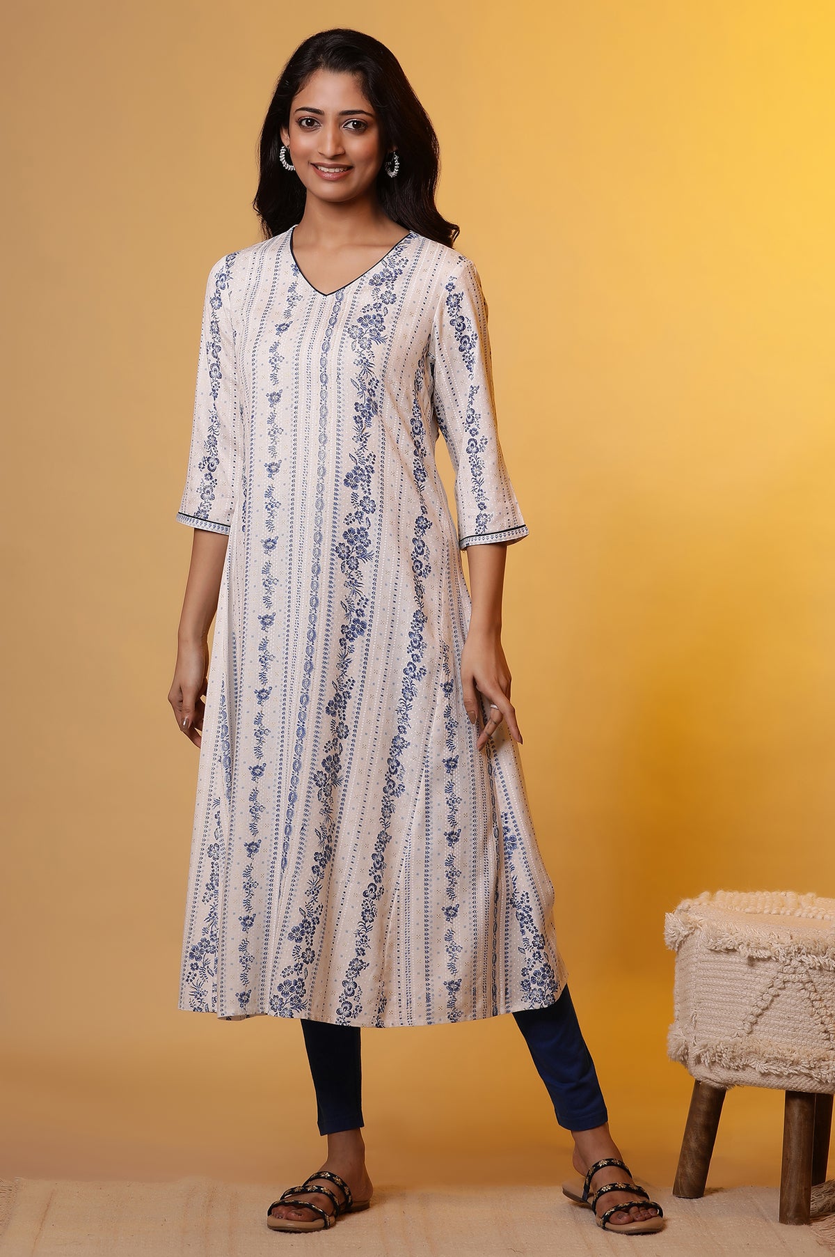 White A-line Floral Printed Kurta - XS
