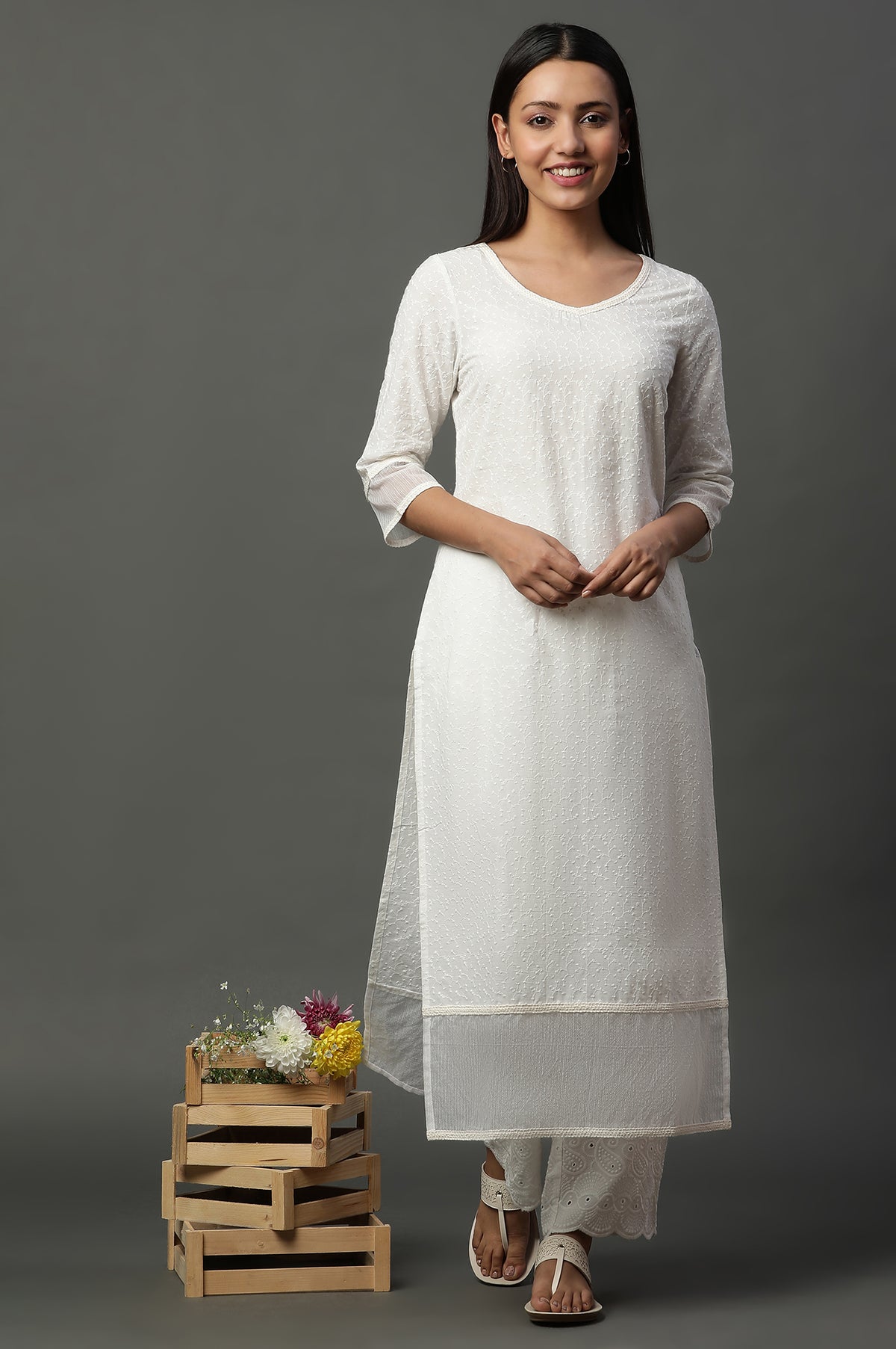 White Embroidered Schiffli Kurta - S
