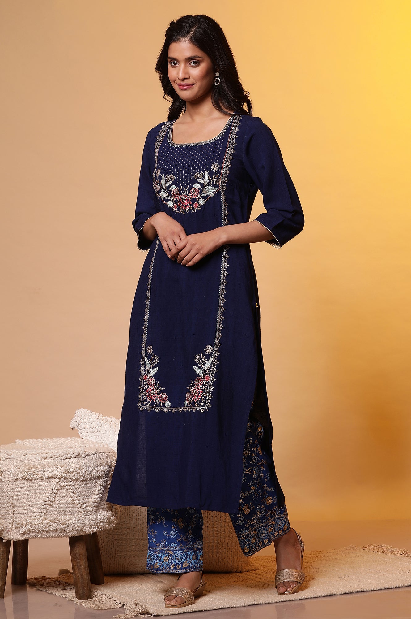 Blue Zari Embroidered Round Neck Kurta