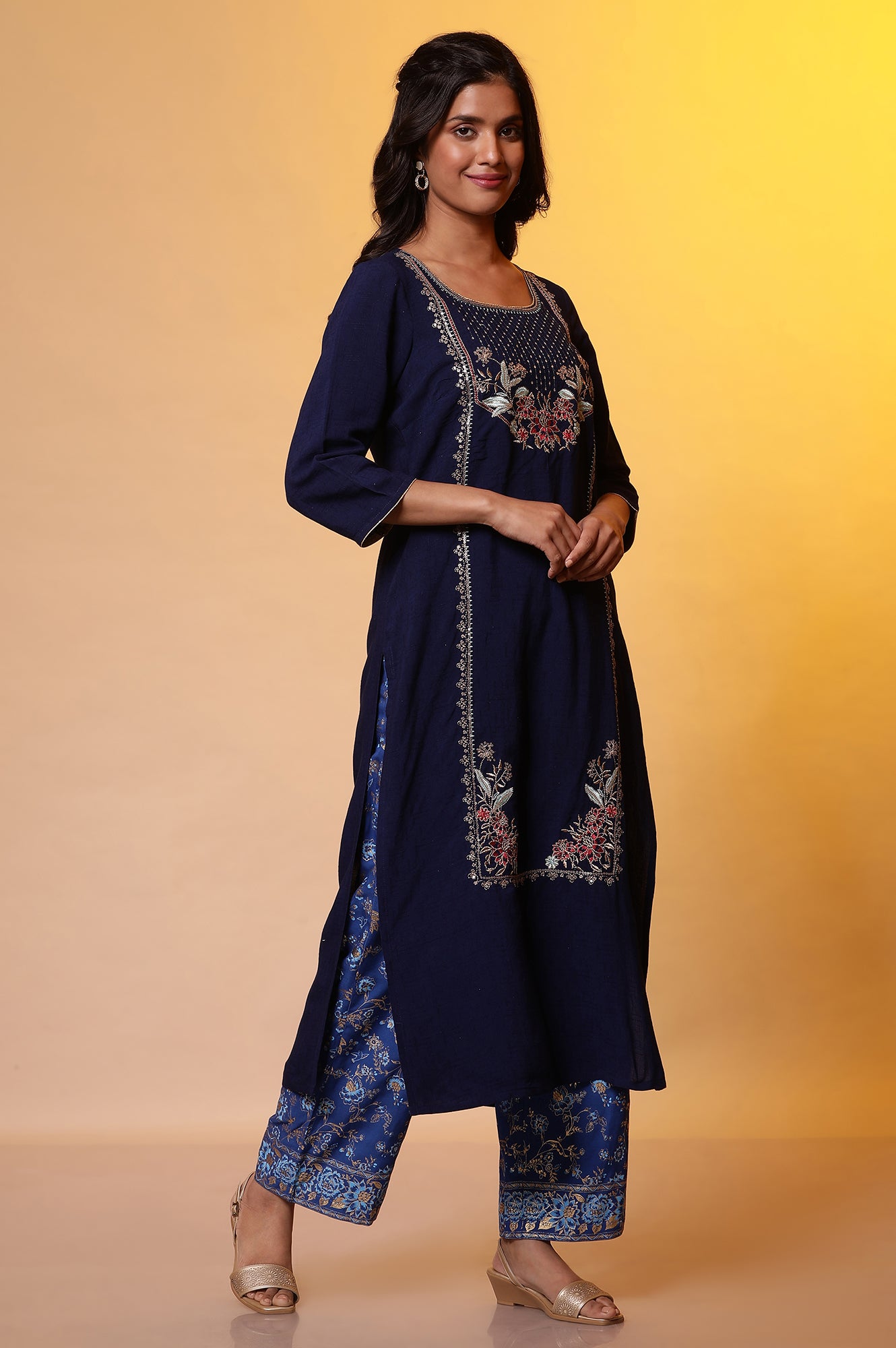 Blue Zari Embroidered Round Neck Kurta