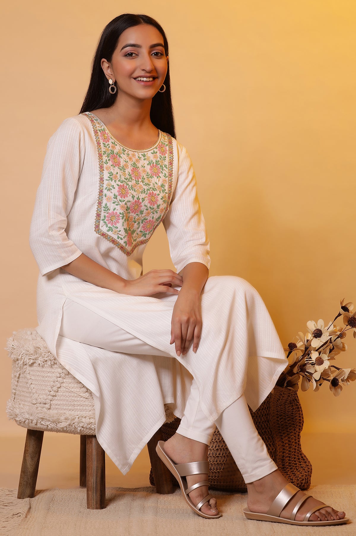 White Metallic Embroidered Kurta - XS