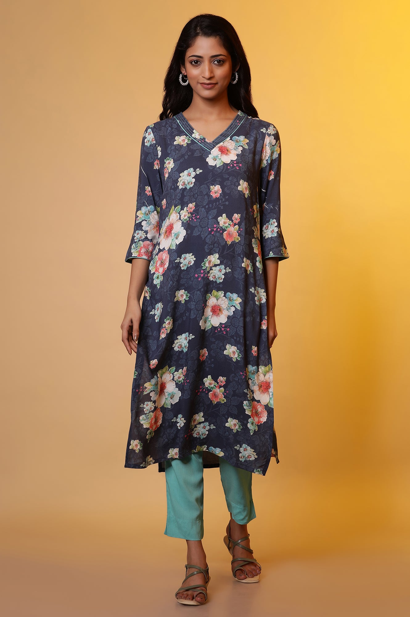 Blue Floral Printed Straight Kurta