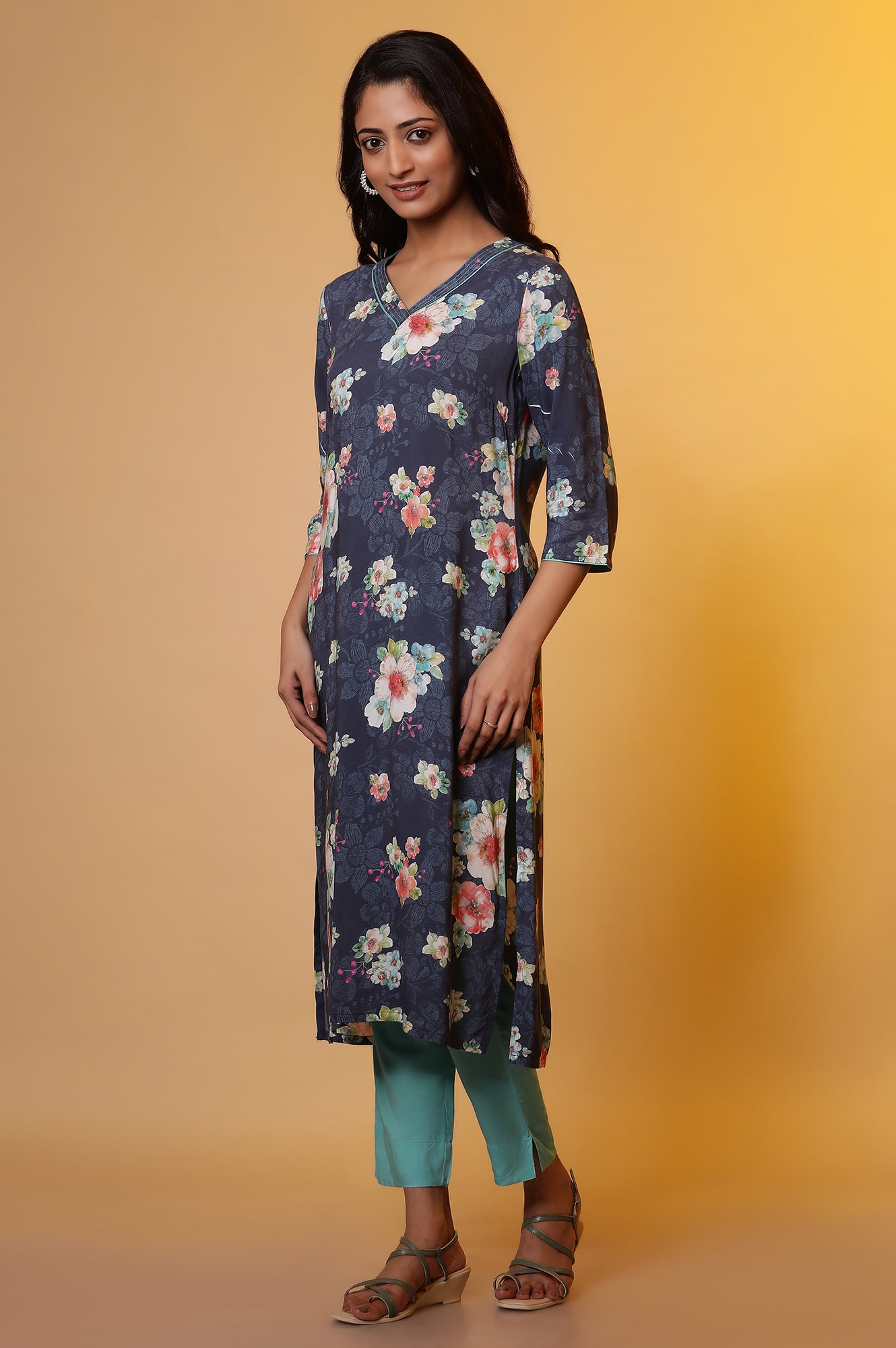 Blue Floral Printed Straight Kurta